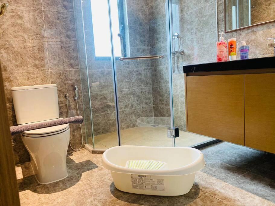 R&f Seine Region Family Seaview 4br 10-15pax Near R&f Mall Ciq Apartment Johor Bahru