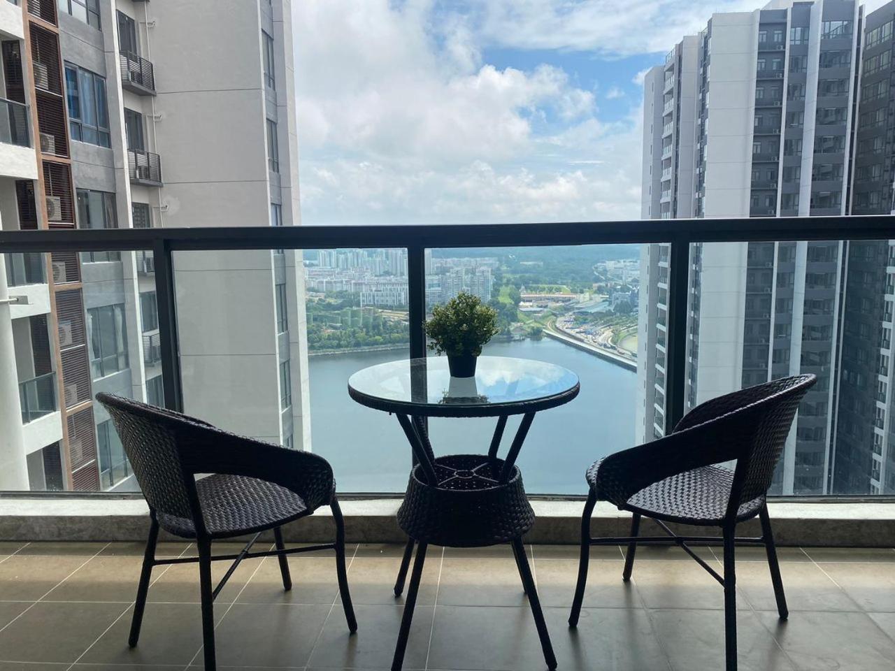 R&f Seine Region Family Seaview 4br 10-15pax Near R&f Mall Ciq Apartment *