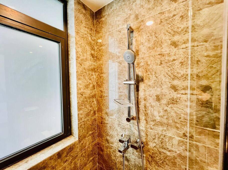 Apartment R&f Seine Region Family Seaview 4br 10-15pax Near R&f Mall Ciq
