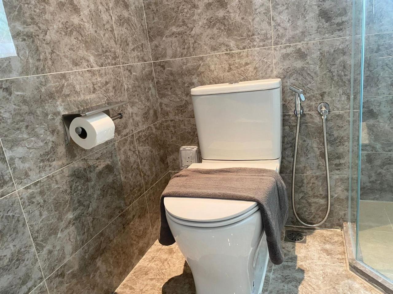 R&f Seine Region Family Seaview 4br 10-15pax Near R&f Mall Ciq Apartment