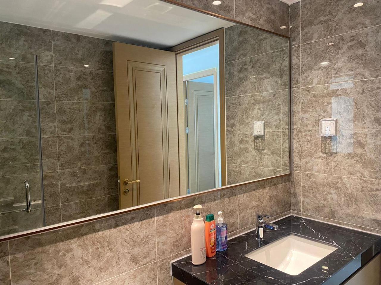 R&f Seine Region Family Seaview 4br 10-15pax Near R&f Mall Ciq
