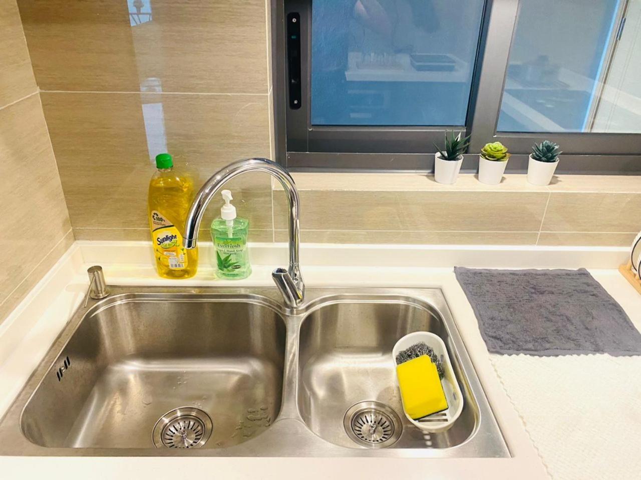 Apartment R&f Seine Region Family Seaview 4br 10-15pax Near R&f Mall Ciq Johor Bahru