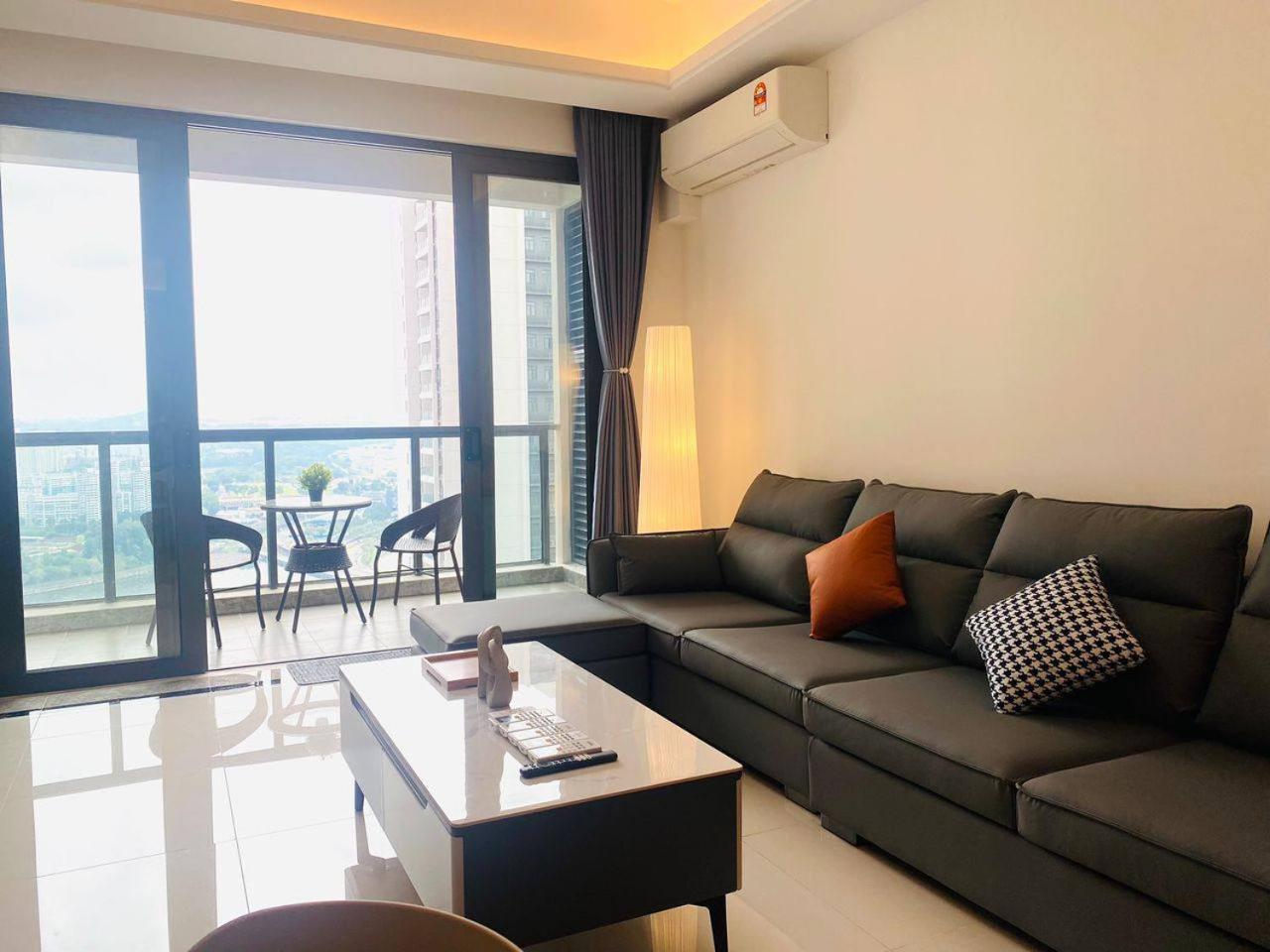 R&f Seine Region Family Seaview 4br 10-15pax Near R&f Mall Ciq Johor Bahru